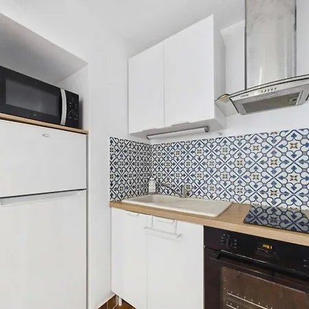 2p Avec Parking Privé - Fr-1-326-873 Appartement *